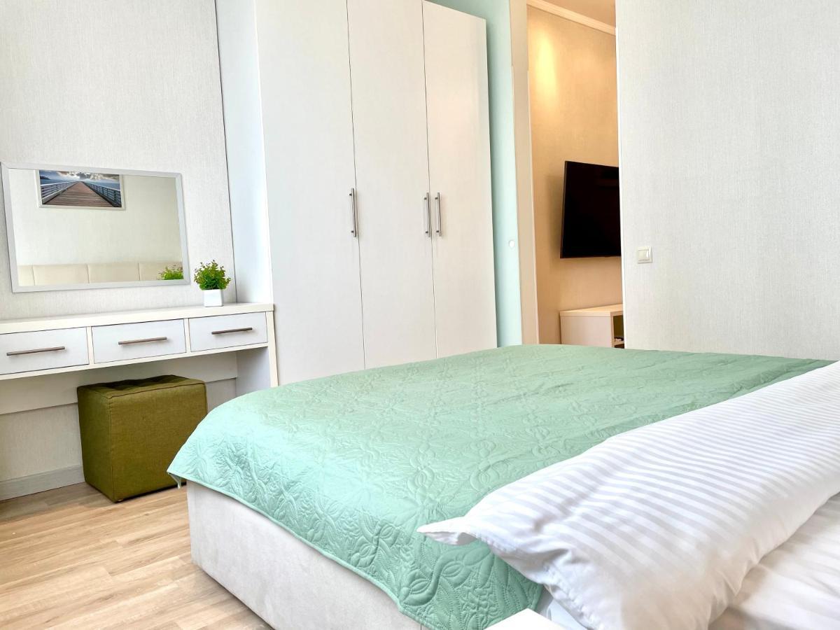 Navit Luxury Apartments With Breakfast Near The Railway Station, The City Center And The Park Kiev Dış mekan fotoğraf