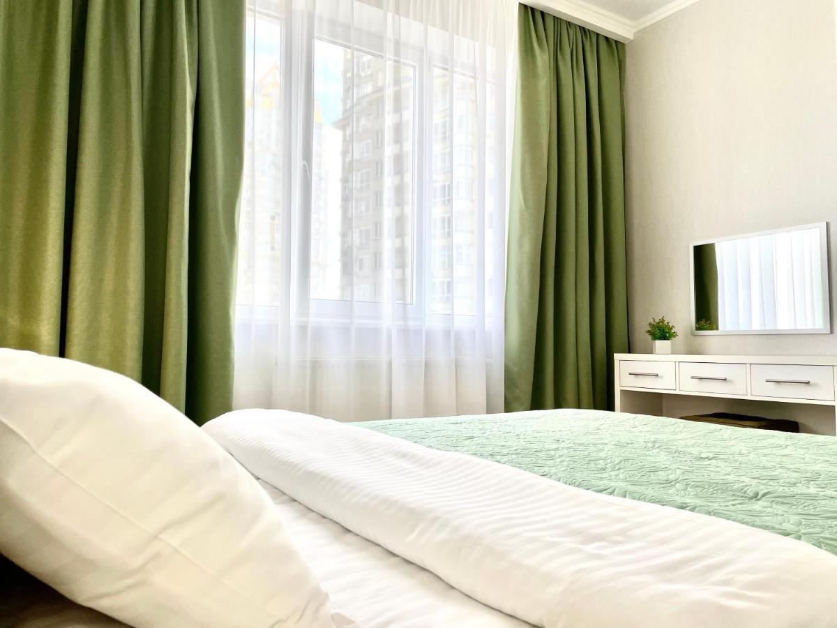 Navit Luxury Apartments With Breakfast Near The Railway Station, The City Center And The Park Kiev Dış mekan fotoğraf