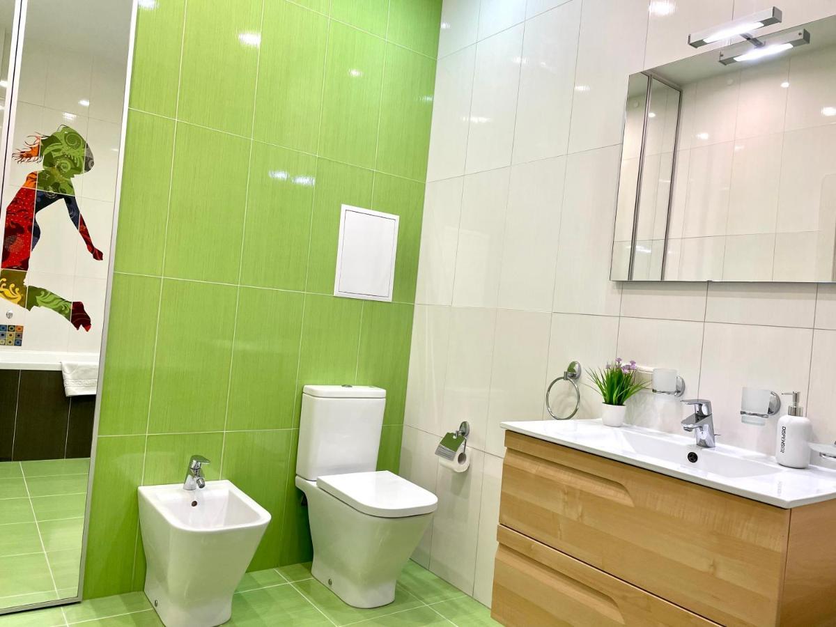 Navit Luxury Apartments With Breakfast Near The Railway Station, The City Center And The Park Kiev Dış mekan fotoğraf