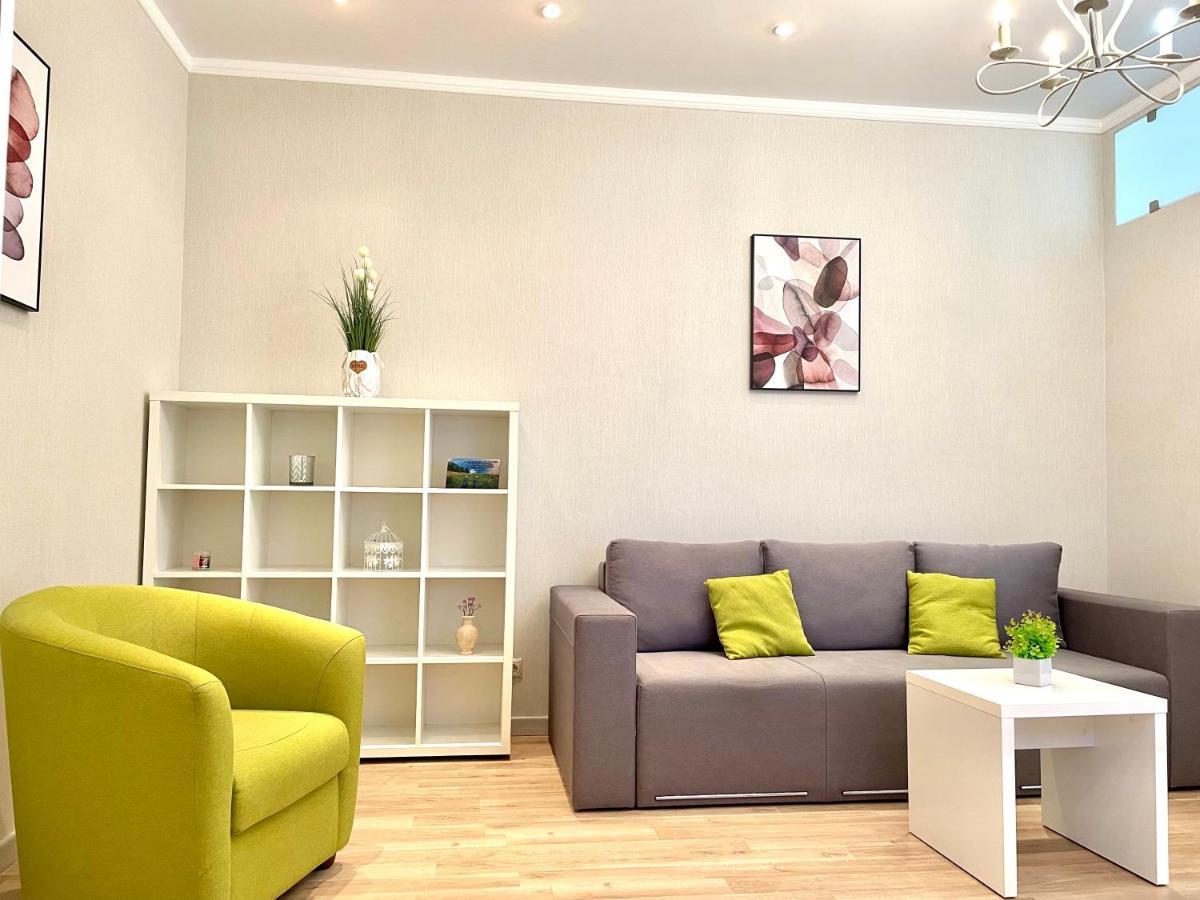 Navit Luxury Apartments With Breakfast Near The Railway Station, The City Center And The Park Kiev Dış mekan fotoğraf