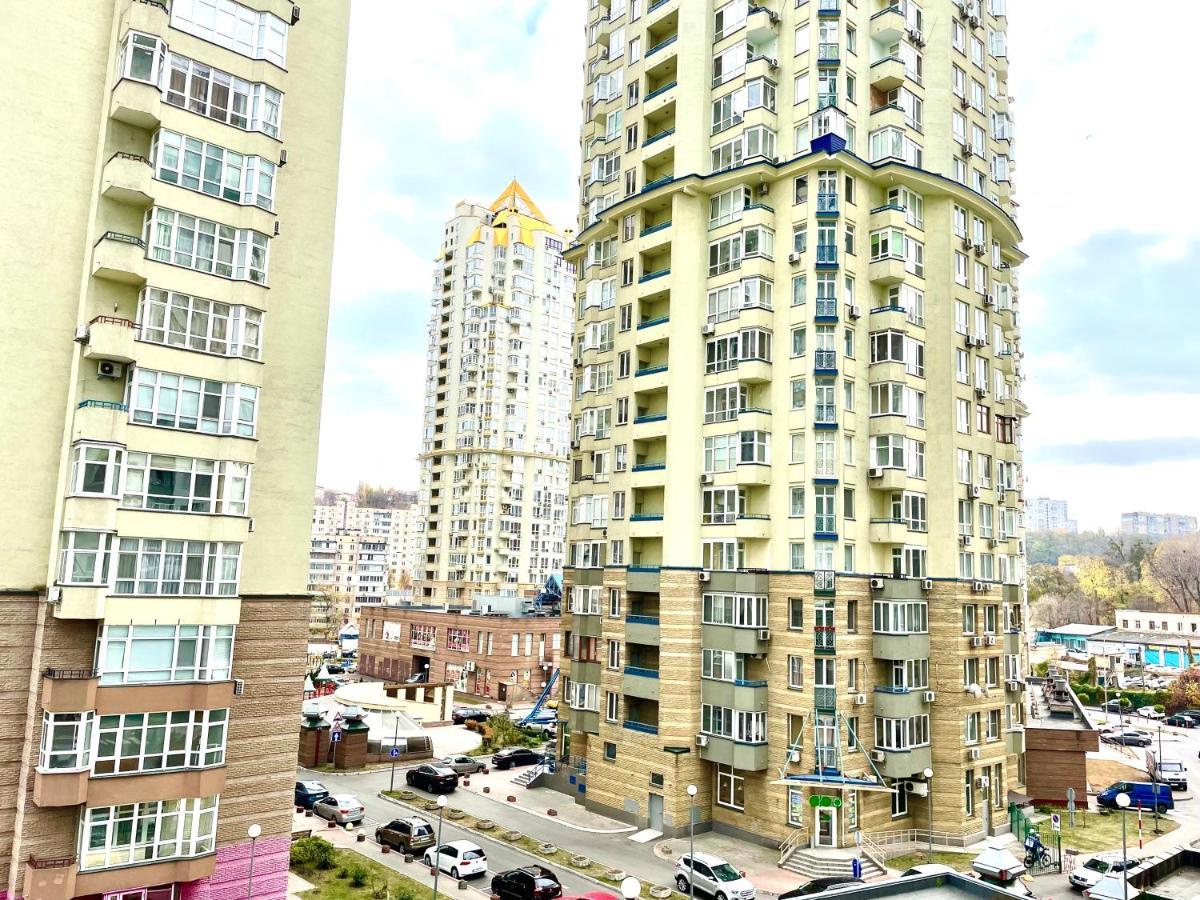 Navit Luxury Apartments With Breakfast Near The Railway Station, The City Center And The Park Kiev Dış mekan fotoğraf