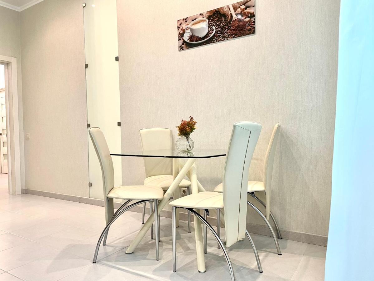 Navit Luxury Apartments With Breakfast Near The Railway Station, The City Center And The Park Kiev Dış mekan fotoğraf