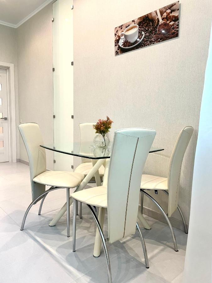 Navit Luxury Apartments With Breakfast Near The Railway Station, The City Center And The Park Kiev Dış mekan fotoğraf