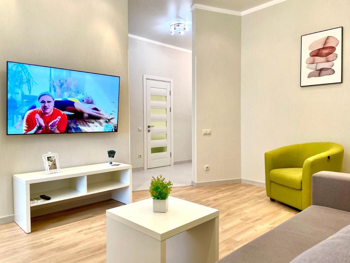 Navit Luxury Apartments With Breakfast Near The Railway Station, The City Center And The Park Kiev Dış mekan fotoğraf