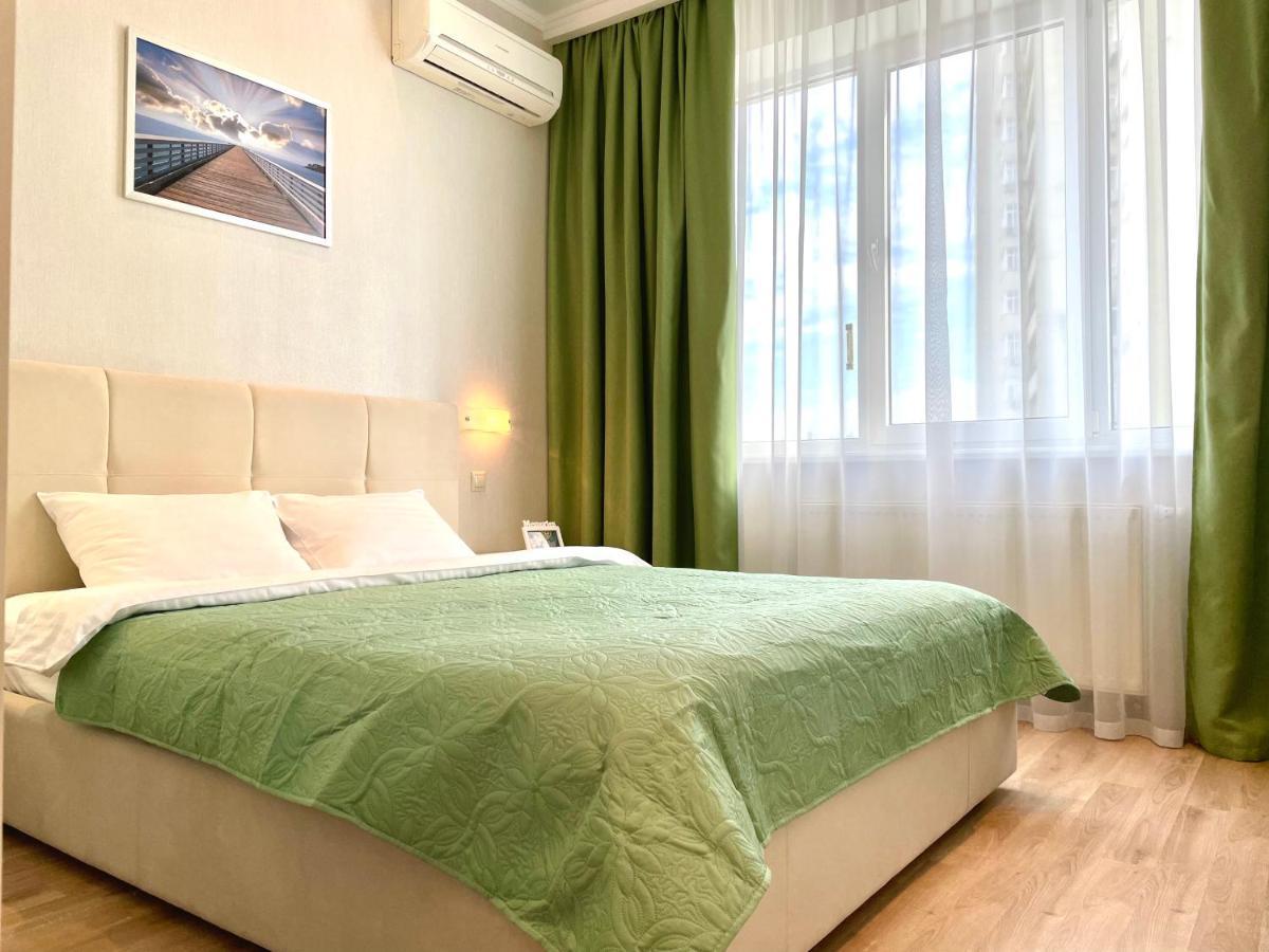 Navit Luxury Apartments With Breakfast Near The Railway Station, The City Center And The Park Kiev Dış mekan fotoğraf
